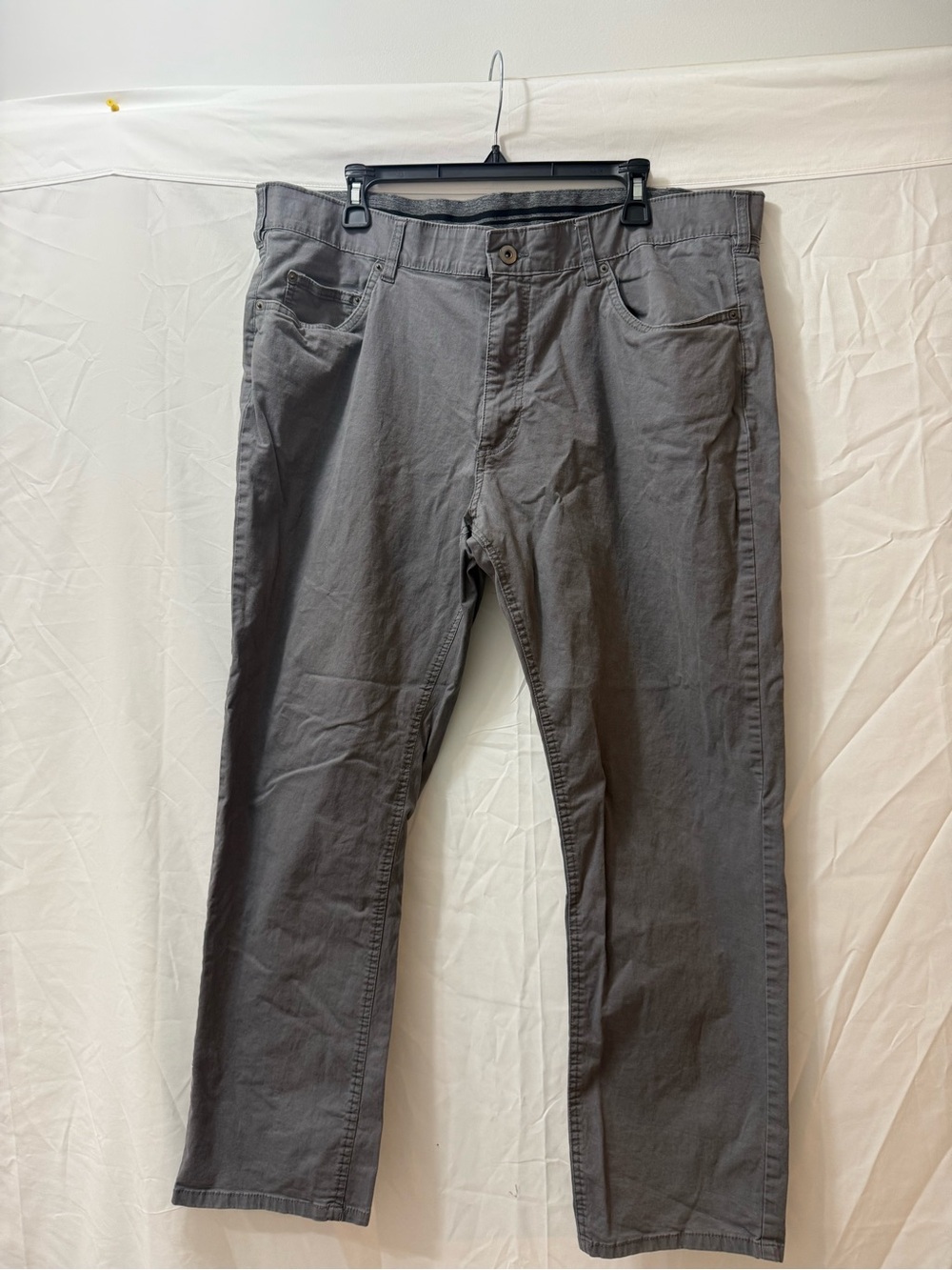 Mason Straight Fit Men's Jeans in Gray